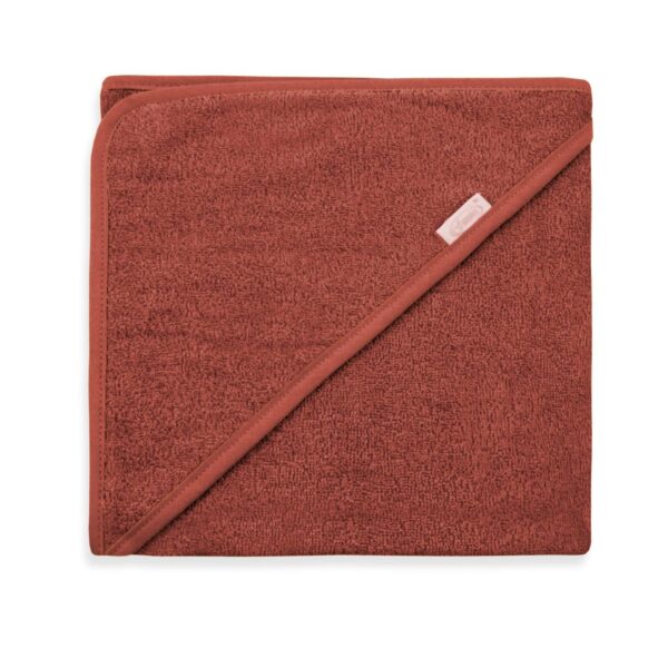 Geborduurde badcape in de kleur copper. Het is het perfecte cadeau voor babyshowers, geboorten, verjaardagen of gewoon voor je eigen kleintje.